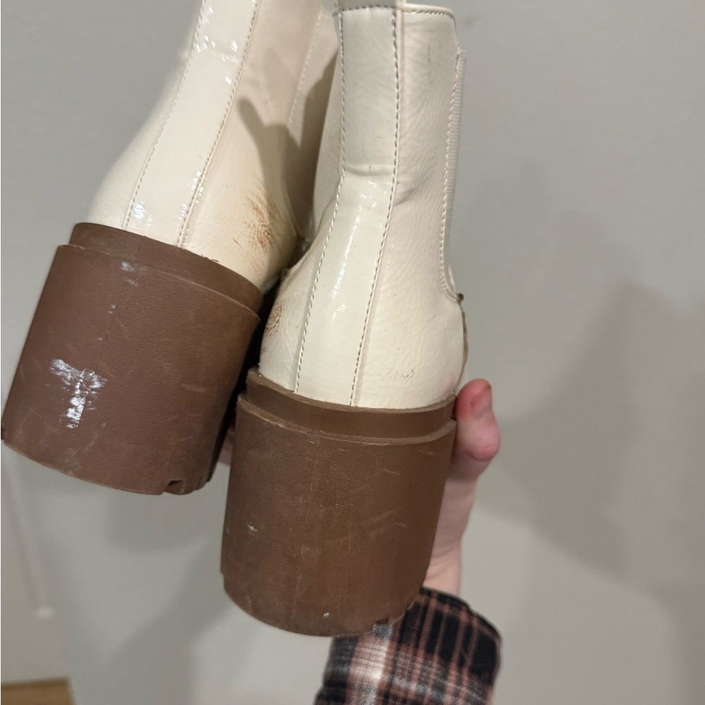 Diba Cream Heeled Chelsea Boots with Brown Sole 8M - Picture 3 of 5